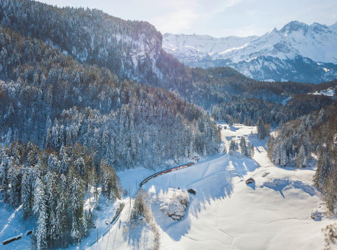0012_zb_Luzern-Interlaken Express Brünig